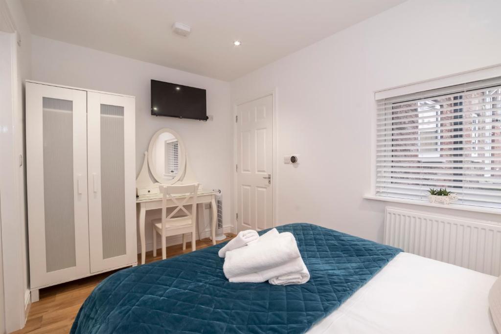 Henry Court Apartment 1 room 2